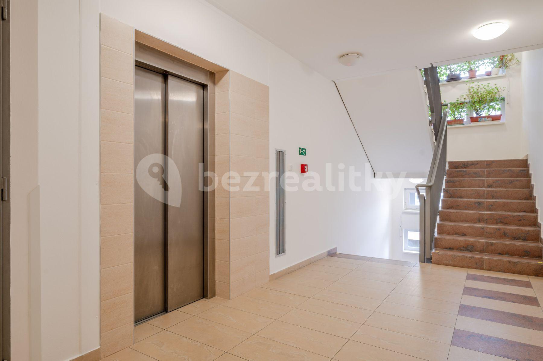 Pronájem bytu 2+kk 62 m², Pod Harfou, Praha, Praha