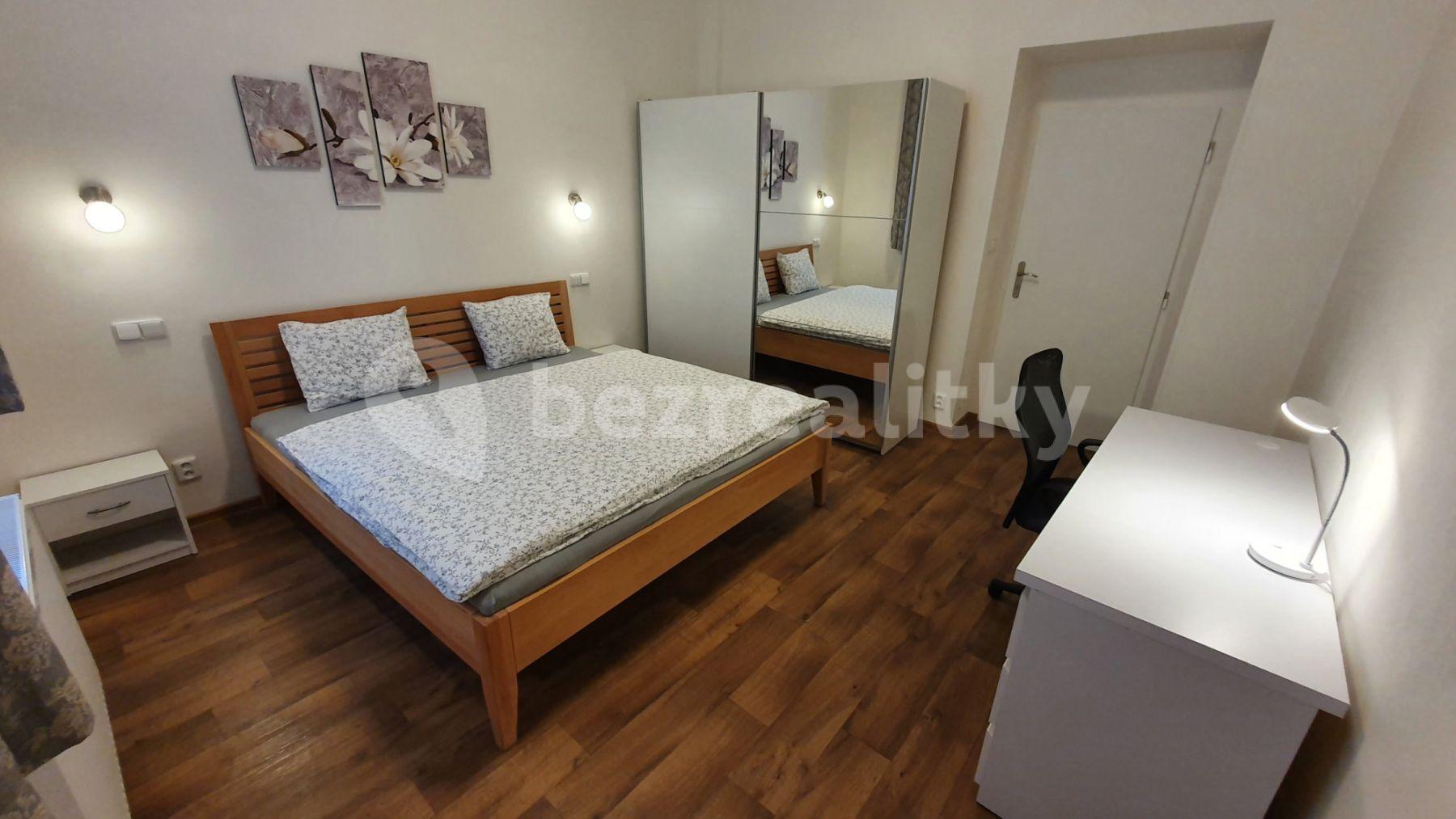 Pronájem bytu 3+1 60 m², Tyršova, Praha, Praha