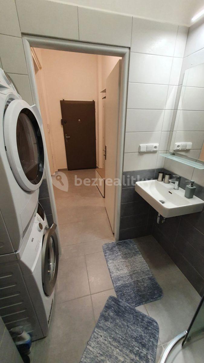 Pronájem bytu 3+1 60 m², Tyršova, Praha, Praha