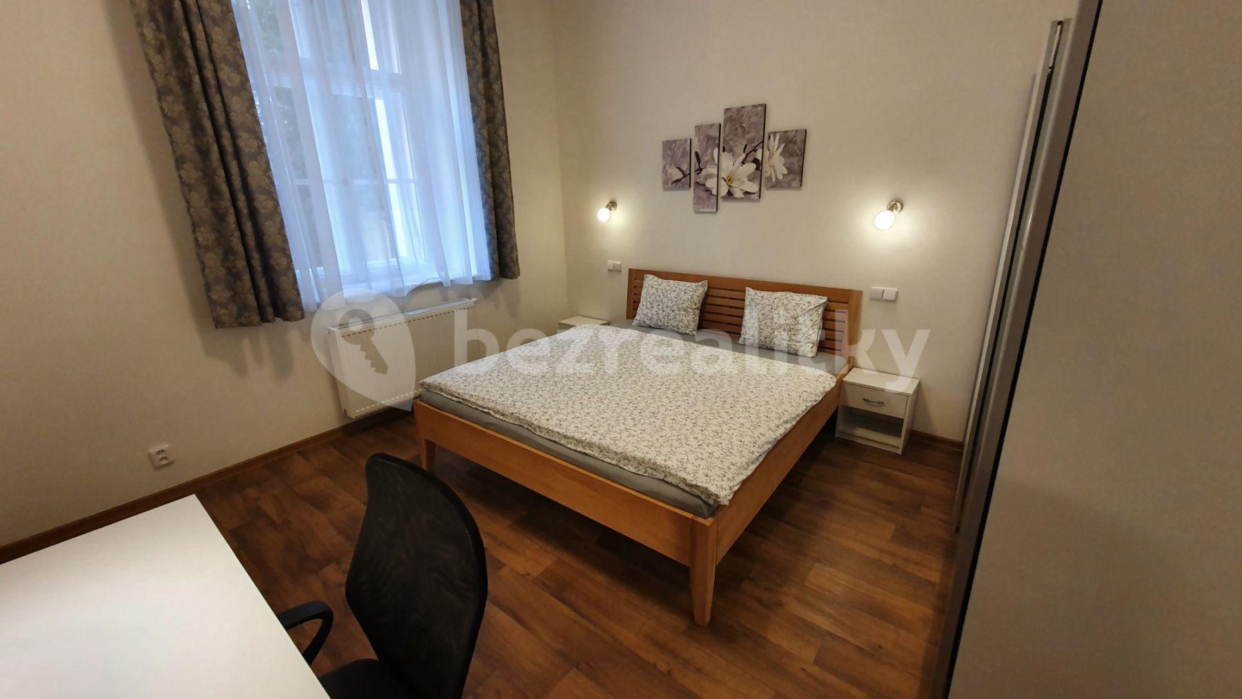 Pronájem bytu 3+1 60 m², Tyršova, Praha, Praha