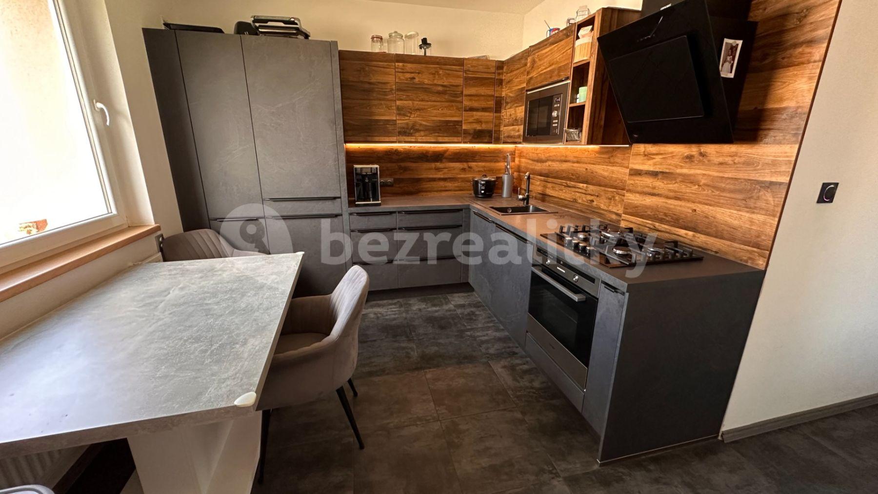 Prodej bytu 4+1 80 m², Sportovní, Loket, Karlovarský kraj