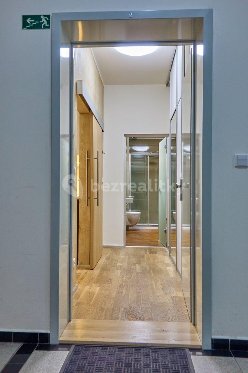 Pronájem bytu 2+kk 48 m², Velvarská, Praha, Praha