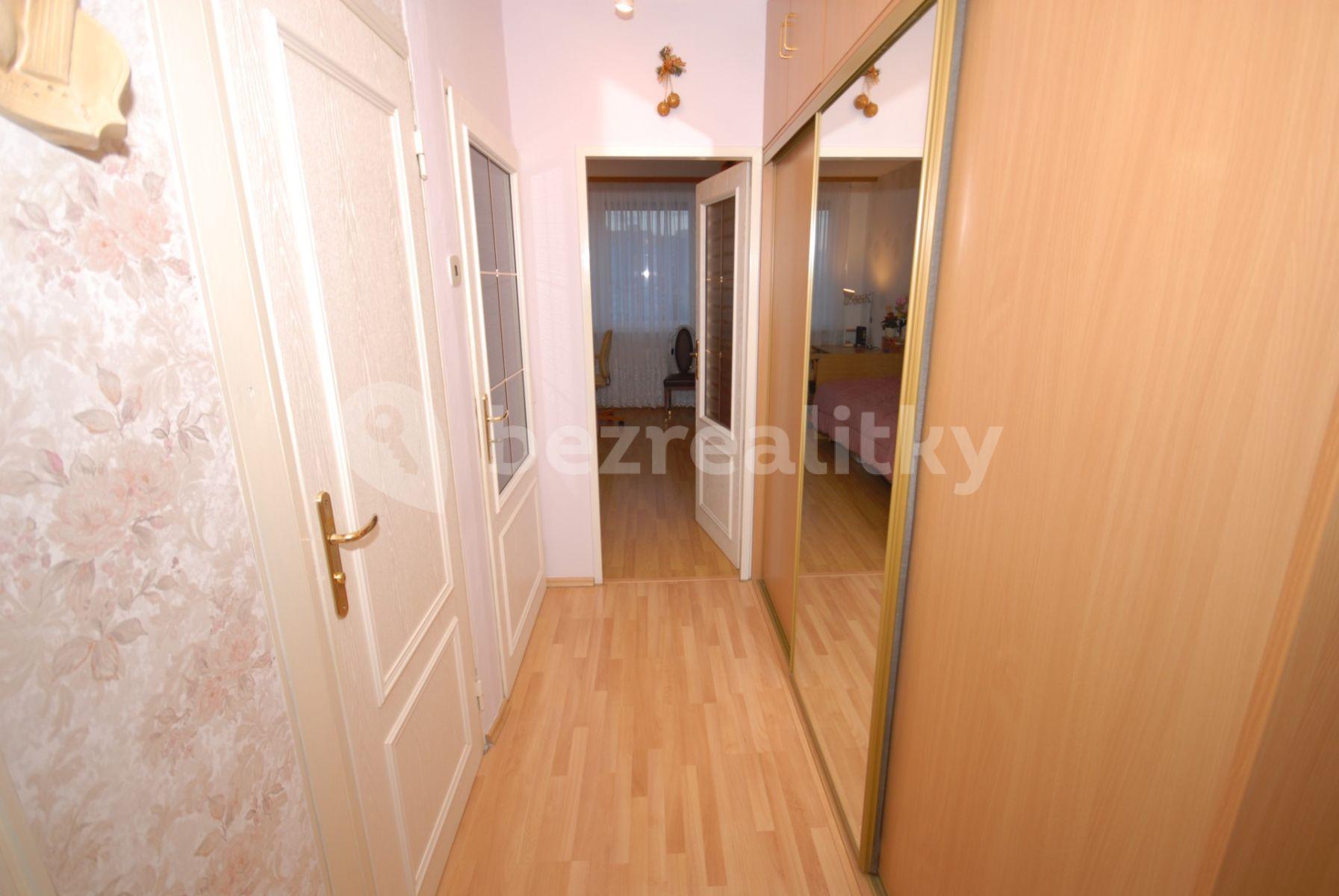 Pronájem bytu 2+kk 44 m², Poznaňská, Praha, Praha