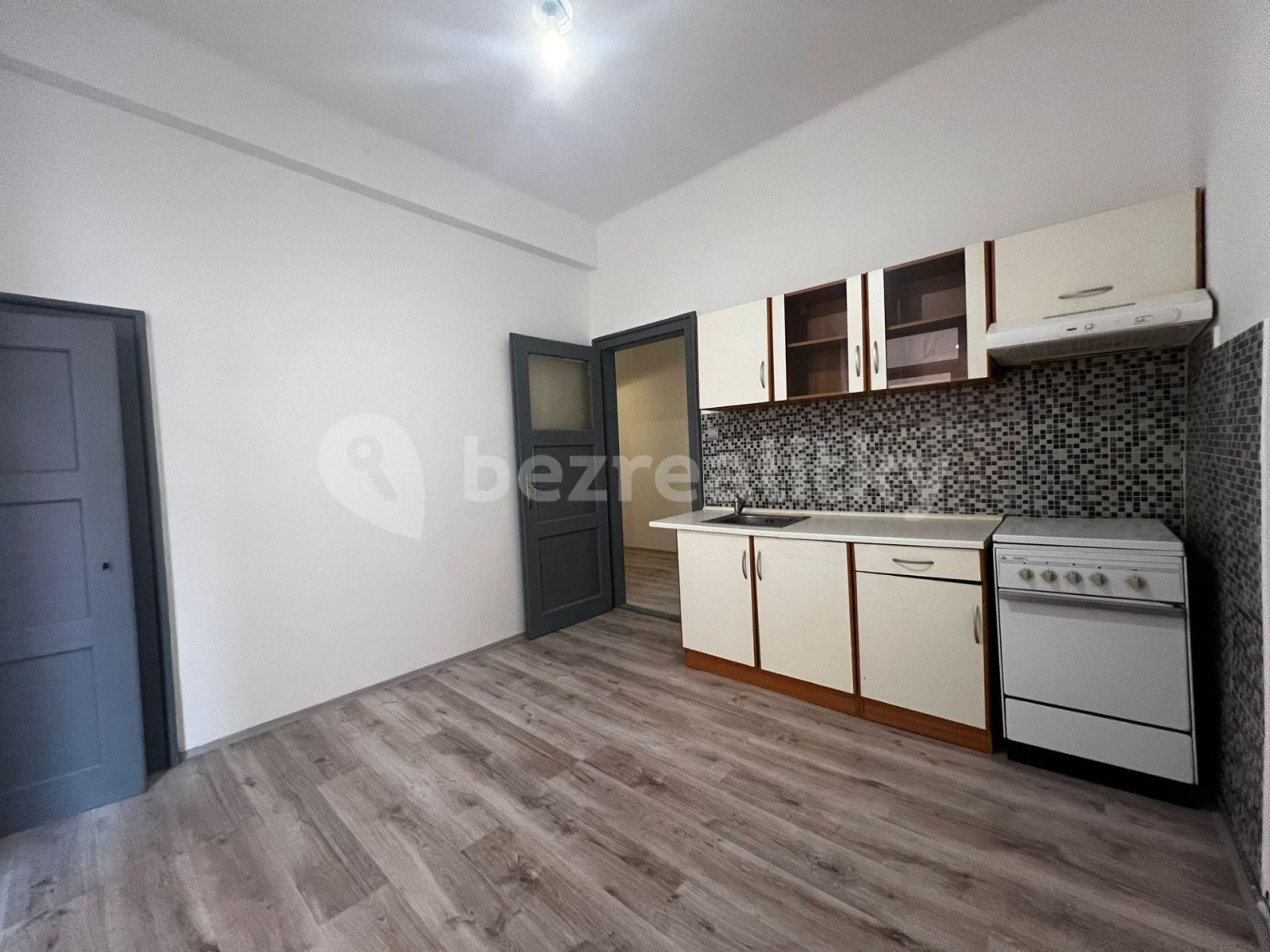 Pronájem bytu 1+1 46 m², K. Čapka, Karlovy Vary, Karlovarský kraj