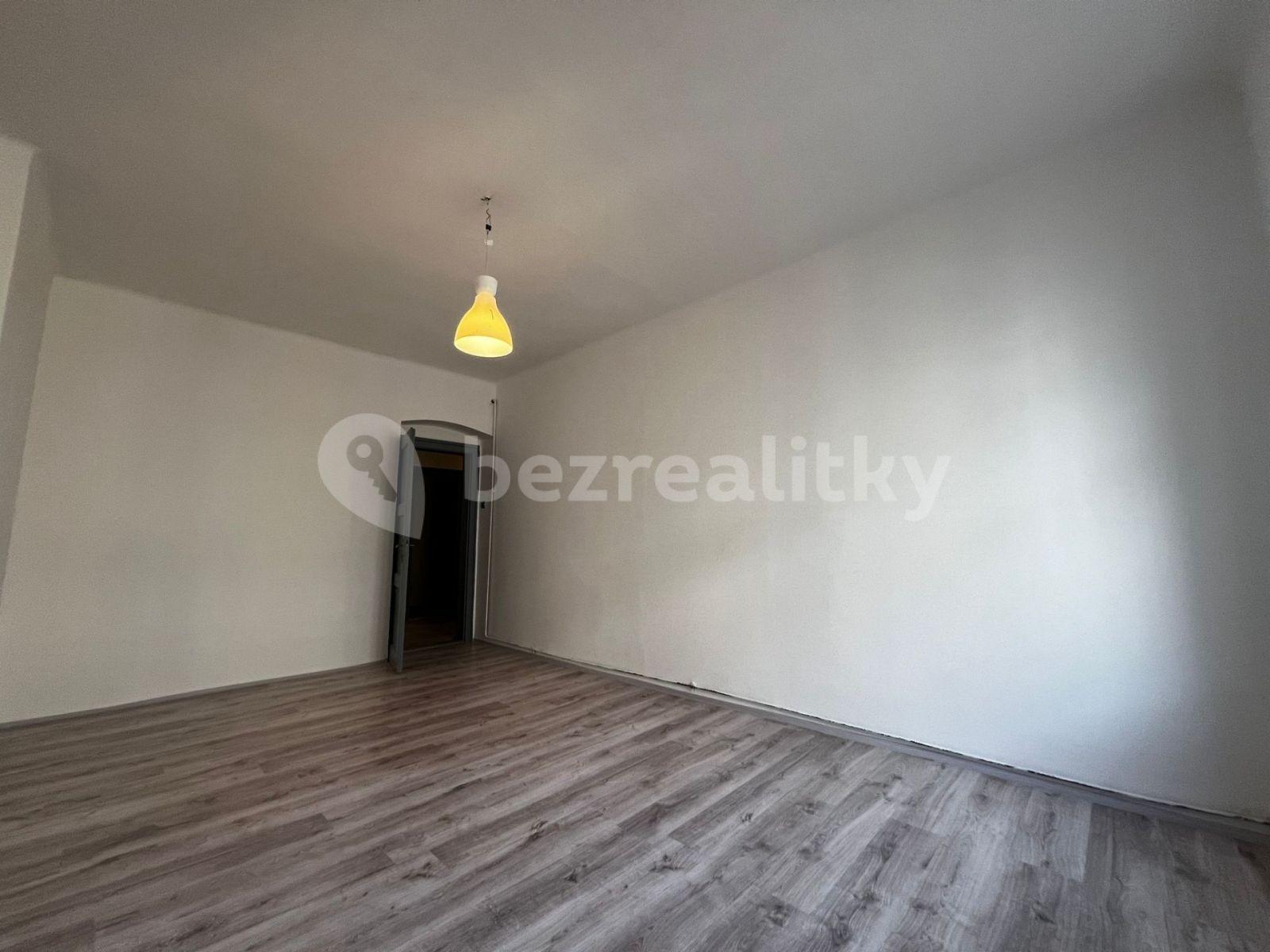 Pronájem bytu 1+1 46 m², K. Čapka, Karlovy Vary, Karlovarský kraj