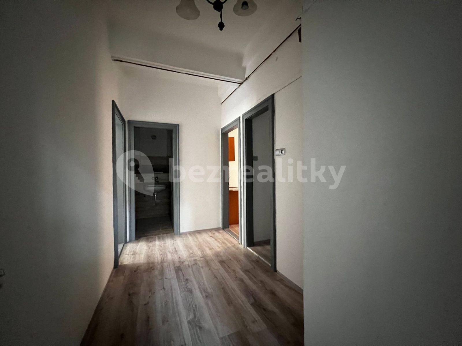 Pronájem bytu 1+1 46 m², K. Čapka, Karlovy Vary, Karlovarský kraj