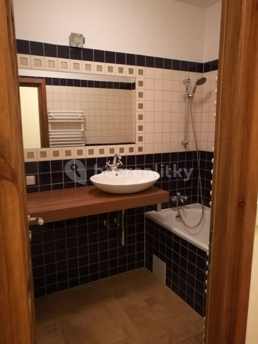 Pronájem bytu 2+kk 53 m², Nad Údolím, Husinec, Středočeský kraj