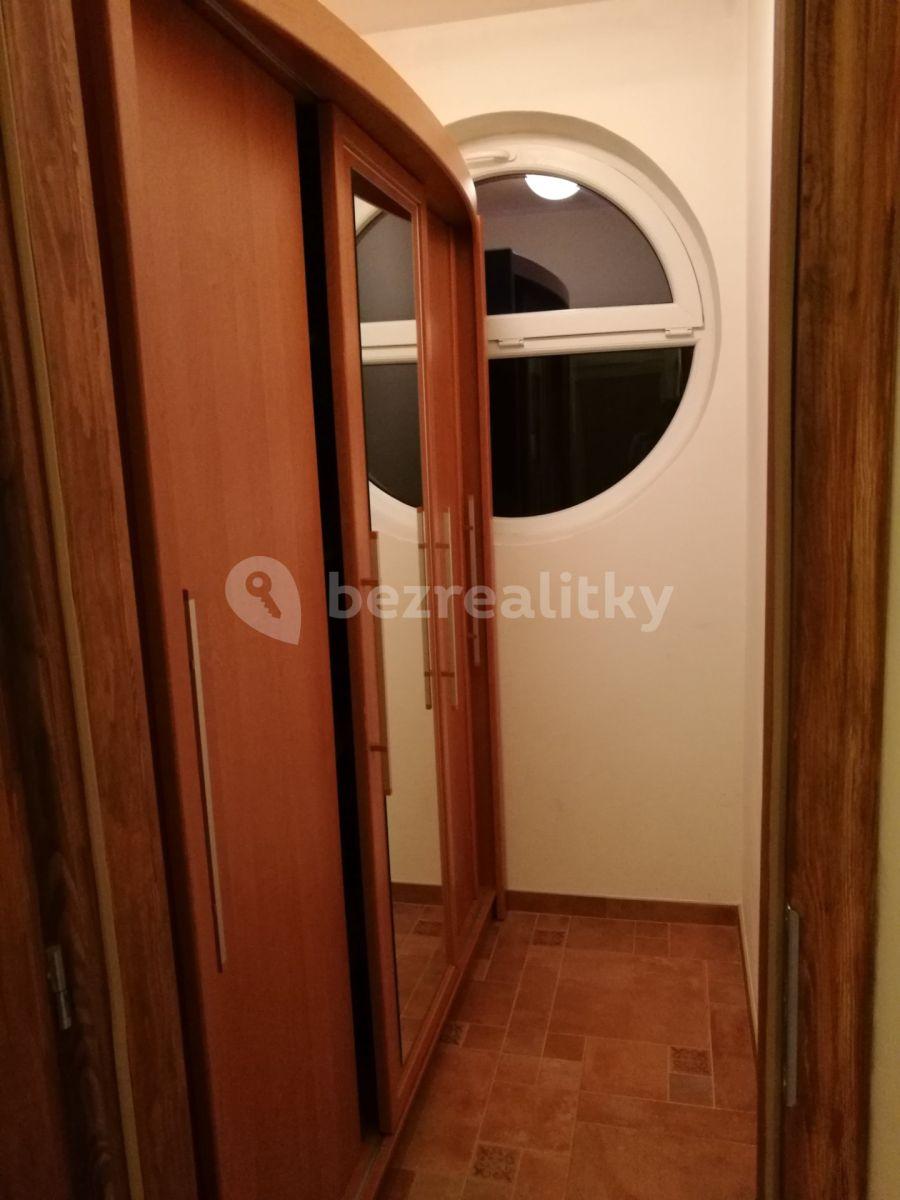 Pronájem bytu 2+kk 53 m², Nad Údolím, Husinec, Středočeský kraj