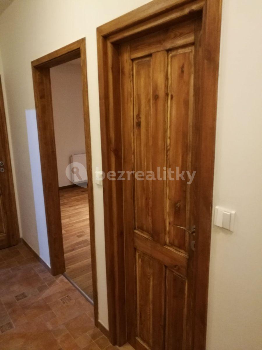 Pronájem bytu 2+kk 53 m², Nad Údolím, Husinec, Středočeský kraj