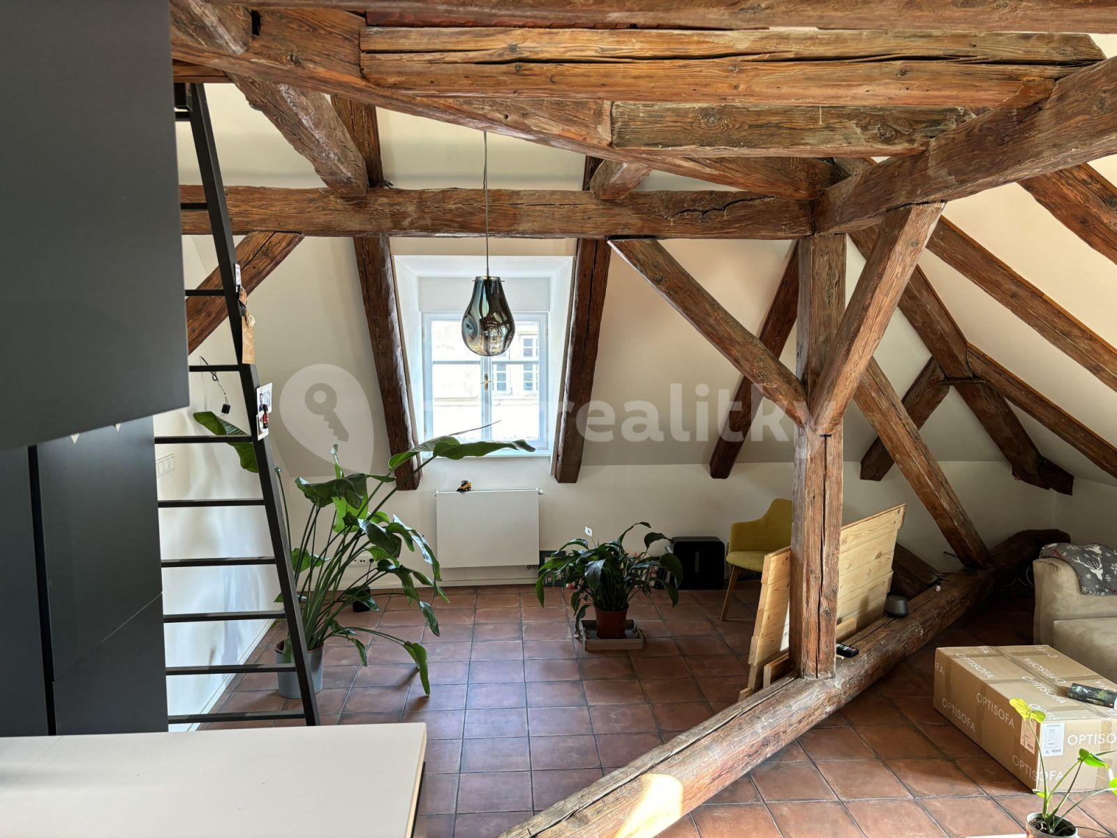 Pronájem bytu 3+1 77 m², Prvního pluku, Praha, Praha