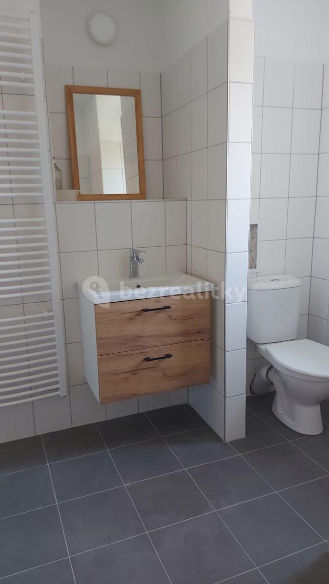 Pronájem bytu 2+1 64 m², Dašická, Pardubice, Pardubický kraj