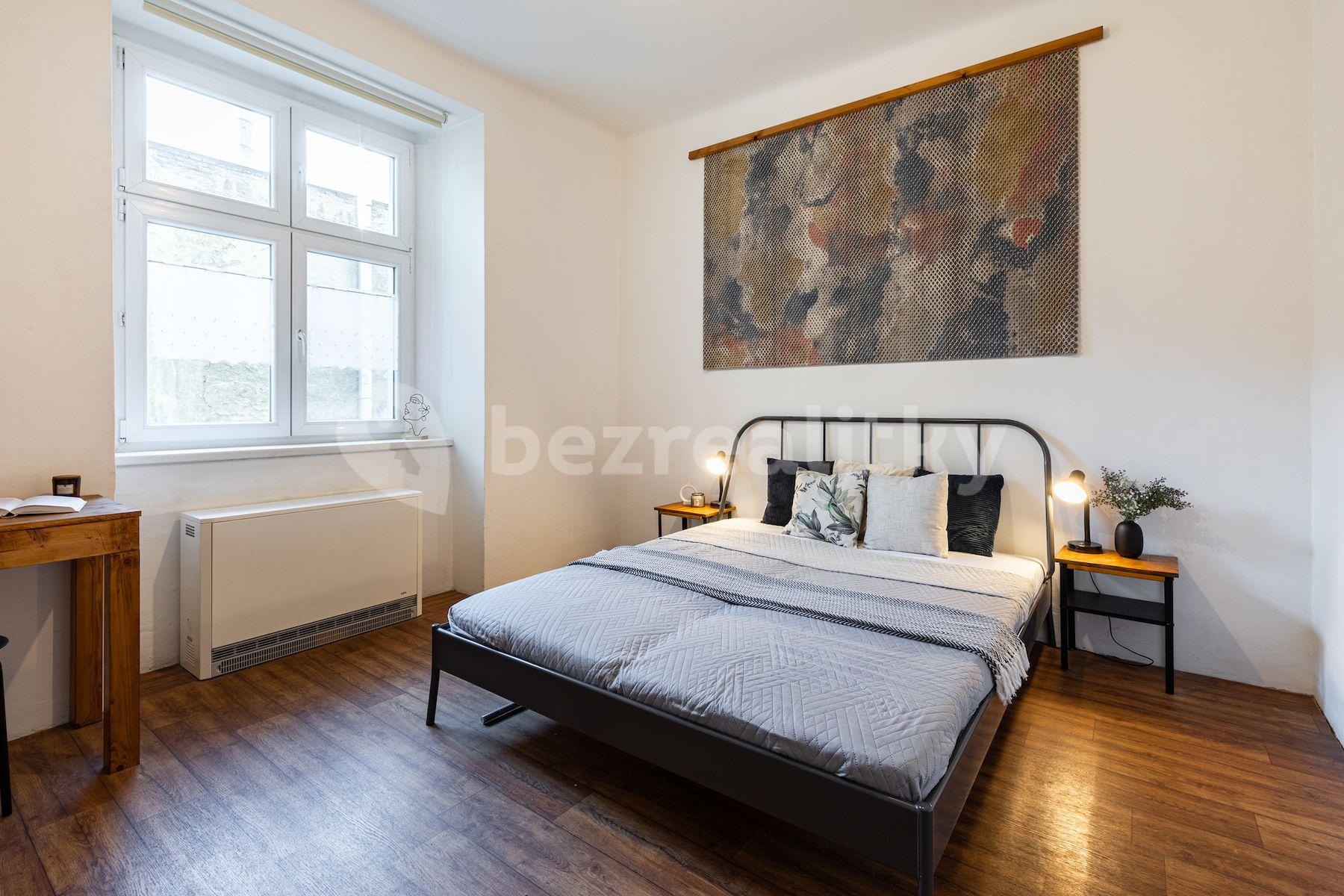 Prodej bytu 2+1 53 m², Komunardů, Praha, Praha