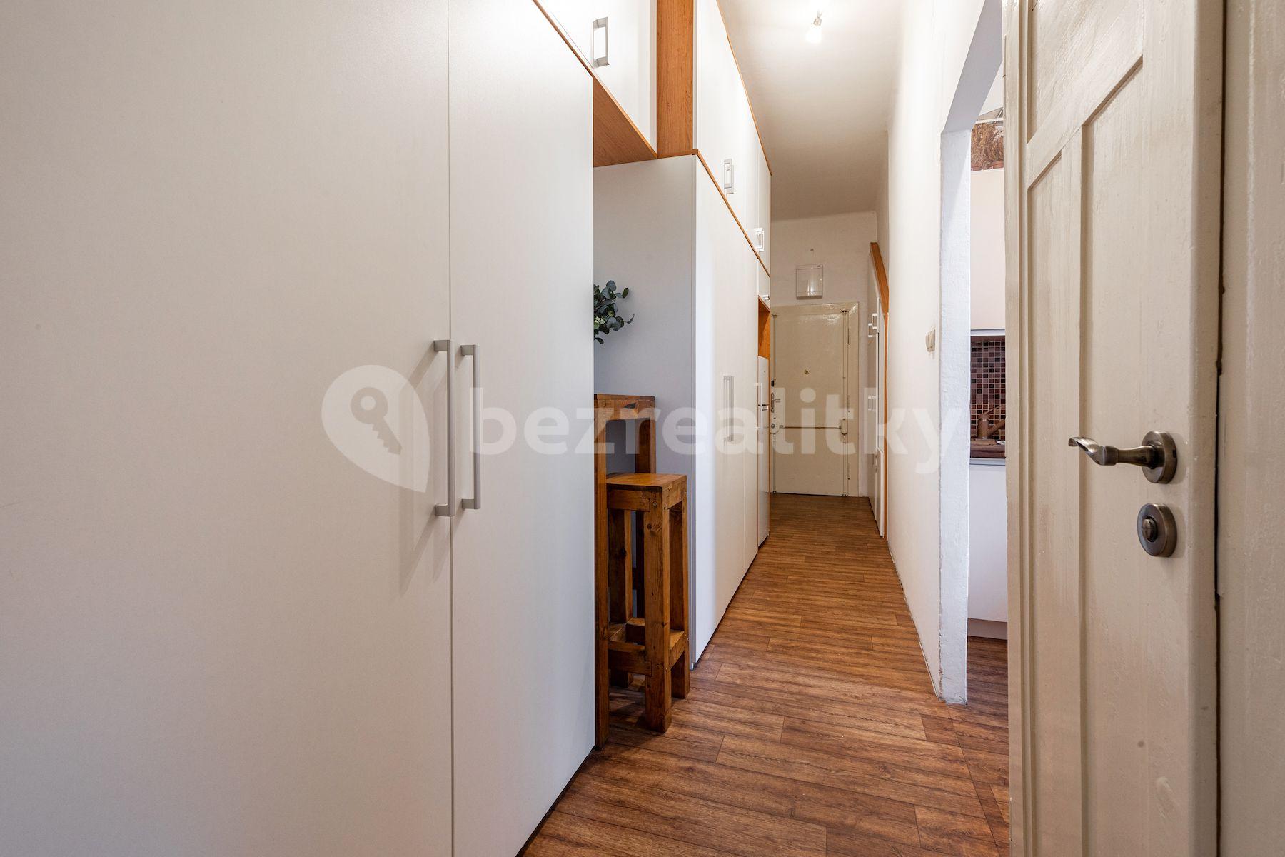 Prodej bytu 2+1 53 m², Komunardů, Praha, Praha