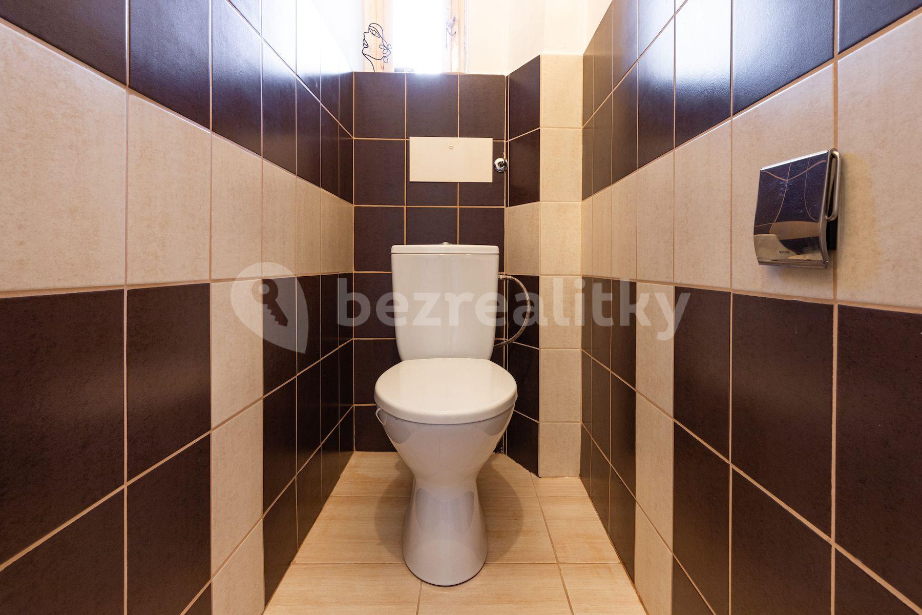 Prodej bytu 2+1 53 m², Komunardů, Praha, Praha