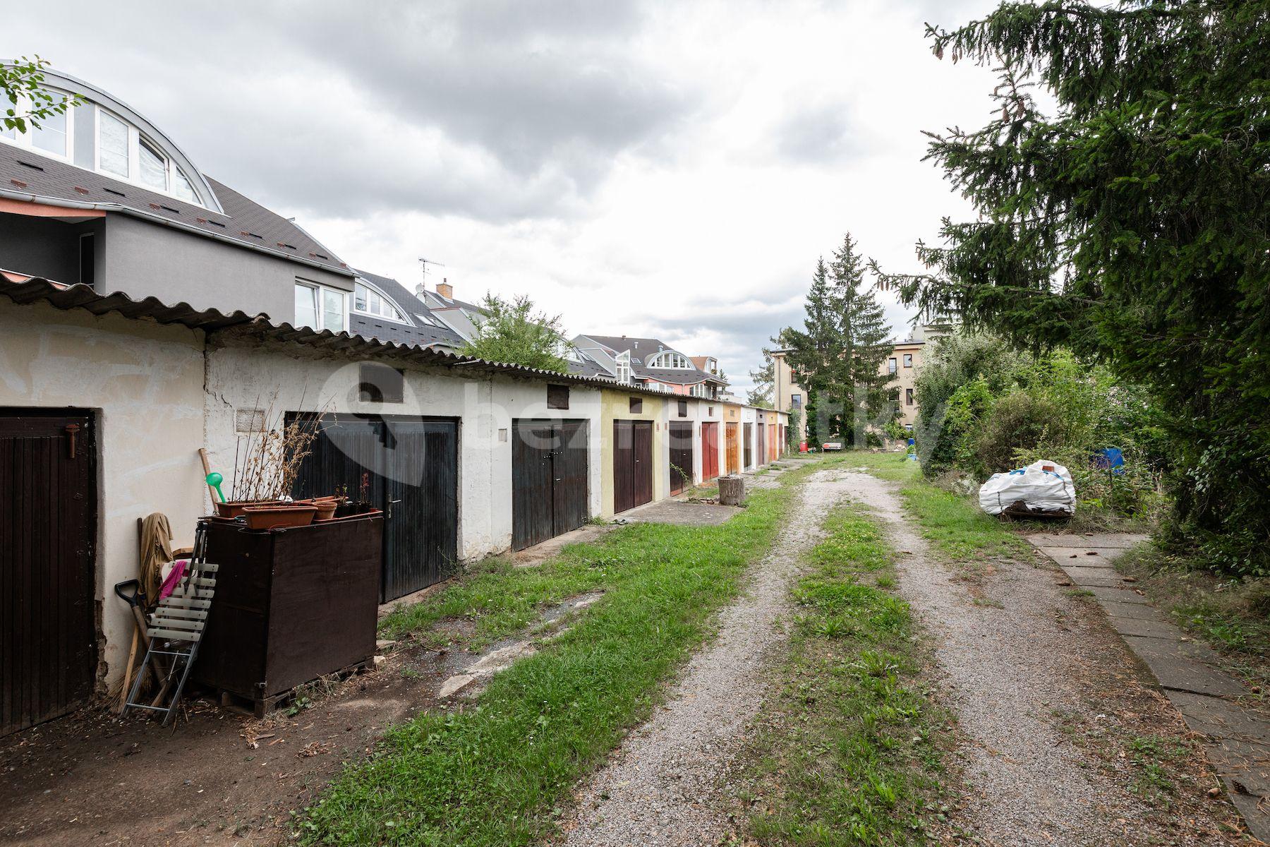 Prodej bytu 3+1 67 m², Školská, Hostivice, Středočeský kraj