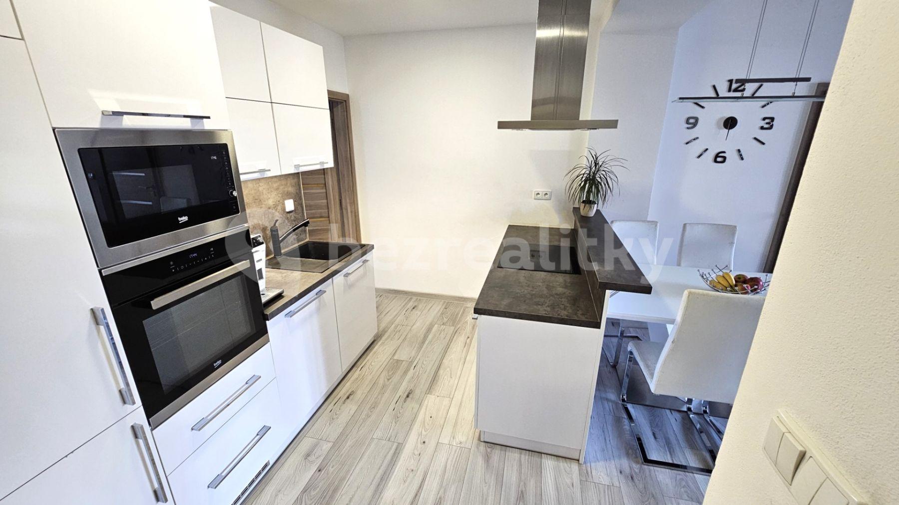 Prodej bytu 3+kk 62 m², Černokostelecká, Praha, Praha