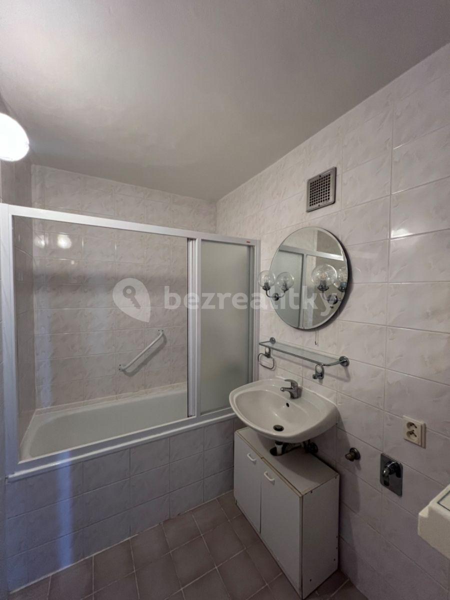 Prodej bytu 3+1 70 m², Famfulíkova, Praha, Praha