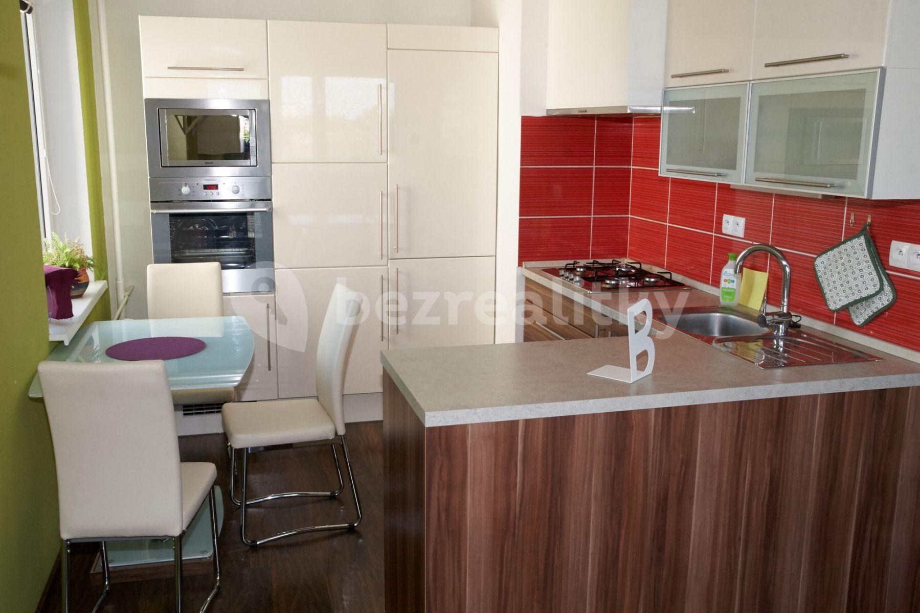 Pronájem bytu 2+1 42 m², Pod Lipami, Praha, Praha