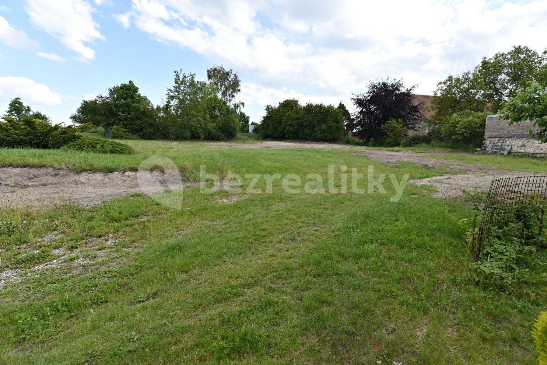 Prodej pozemku 1.437 m², Třebusice, Středočeský kraj