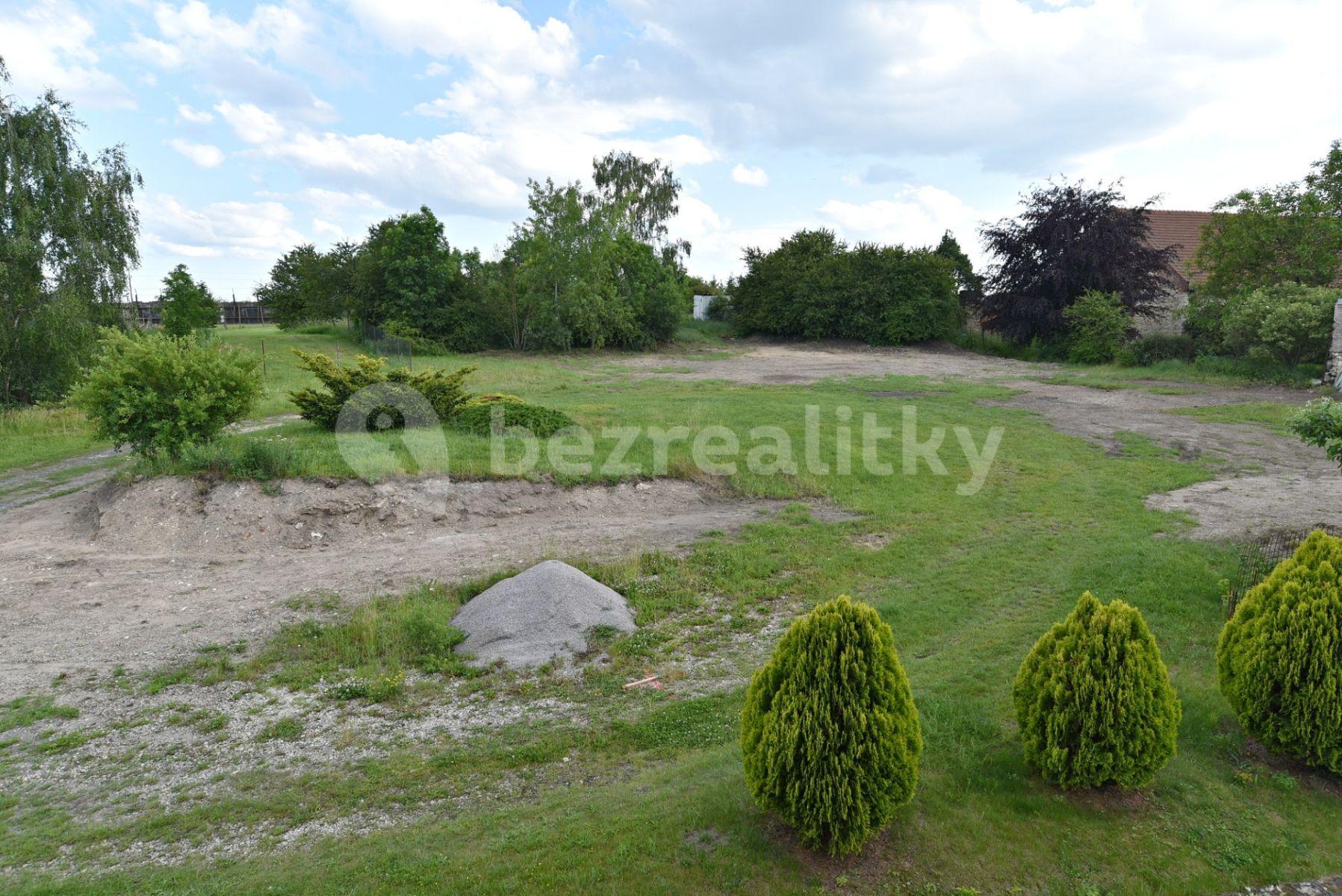 Prodej pozemku 1.437 m², Třebusice, Středočeský kraj