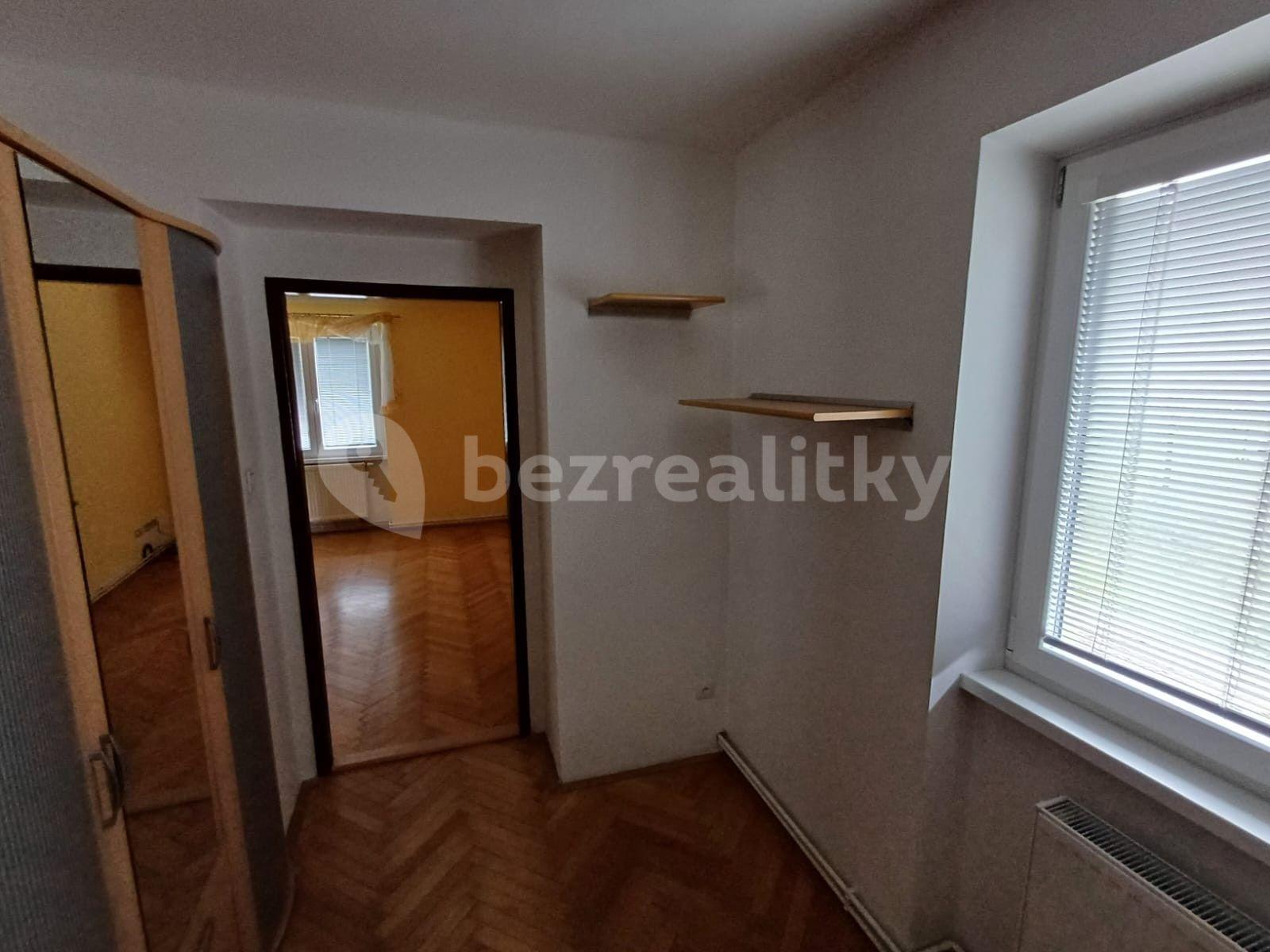 Pronájem bytu 3+1 70 m², Kpt. Jaroše, Roudnice nad Labem, Ústecký kraj