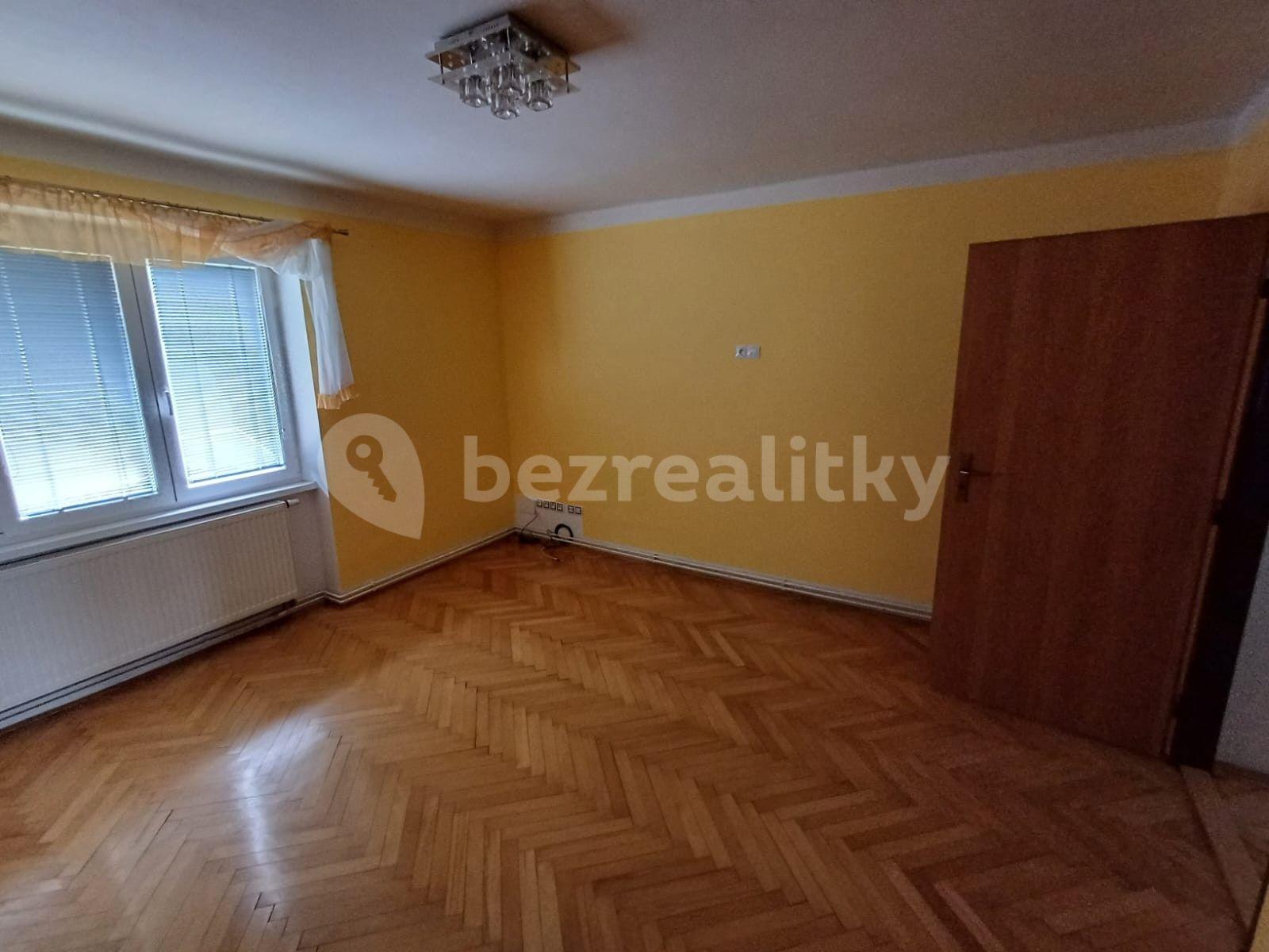 Pronájem bytu 3+1 70 m², Kpt. Jaroše, Roudnice nad Labem, Ústecký kraj