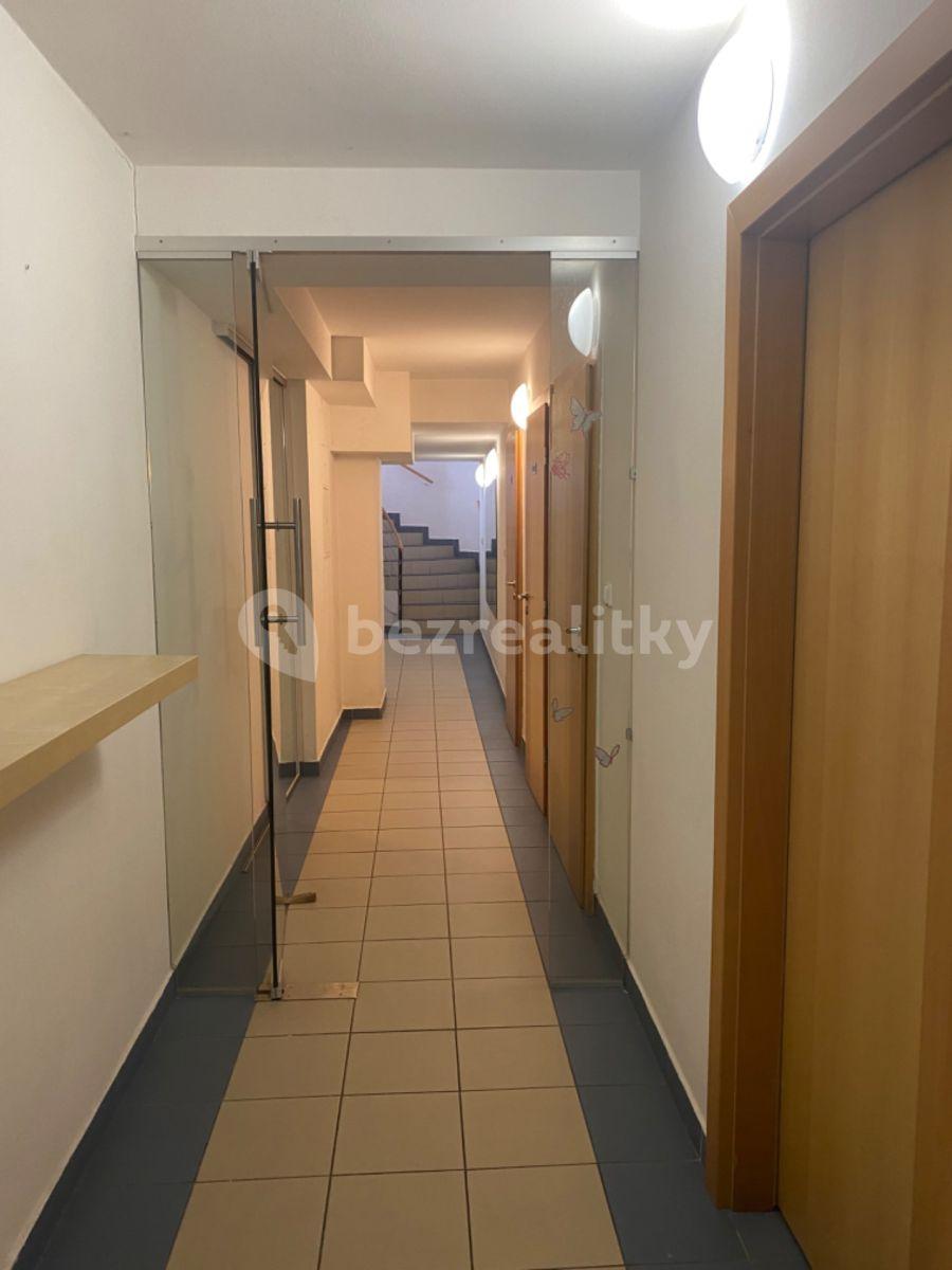 Pronájem nebytového prostoru 133 m², Pod Dvorem, Praha, Praha