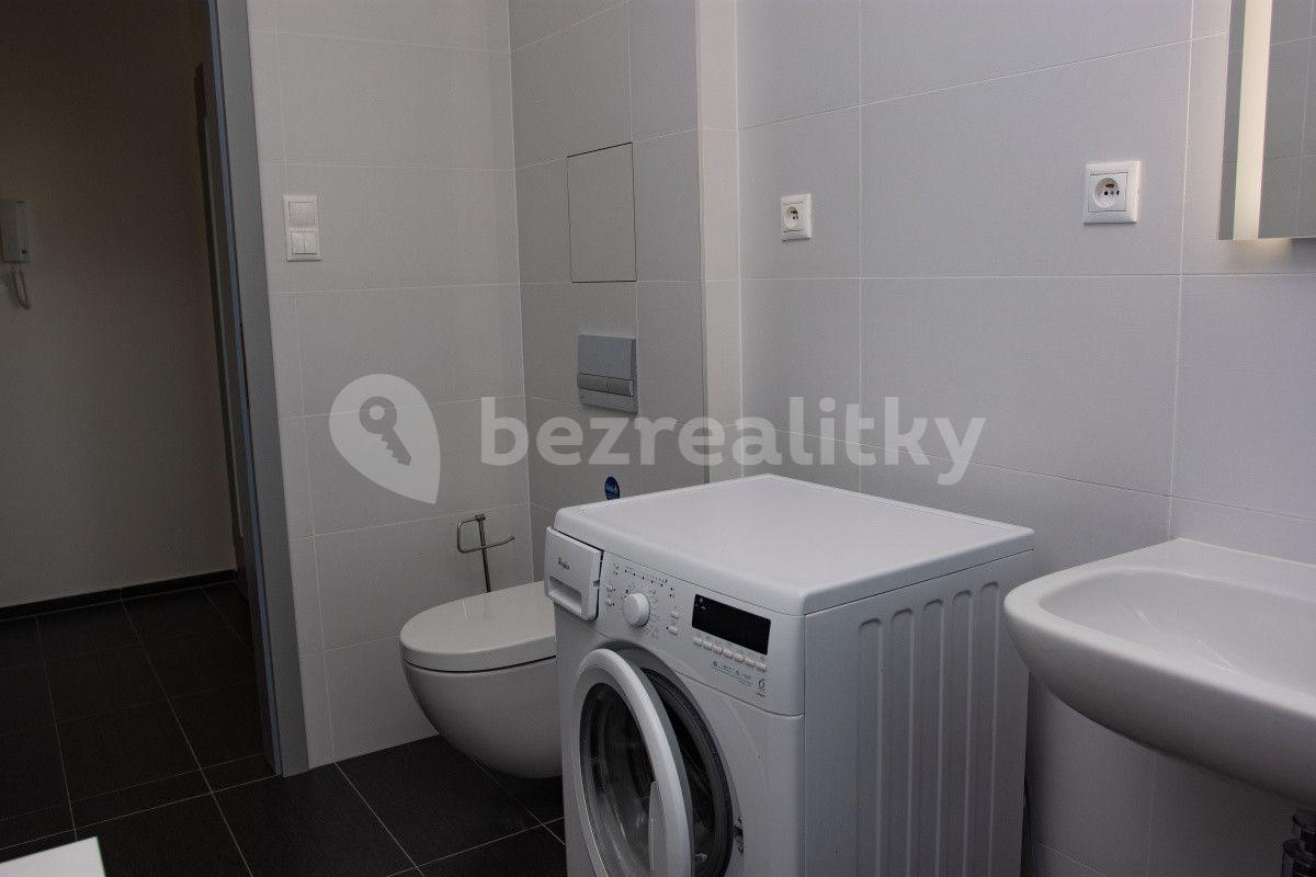 Pronájem bytu 1+kk 39 m², Pod Stolovou Horou, Praha, Praha