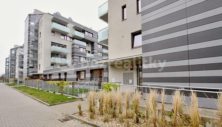 Pronájem bytu 1+kk 39 m², Pod Stolovou Horou, Praha, Praha