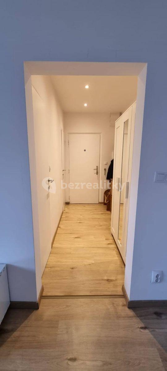 Pronájem bytu 2+1 55 m², Komárnická, Ružinov, Bratislavský kraj