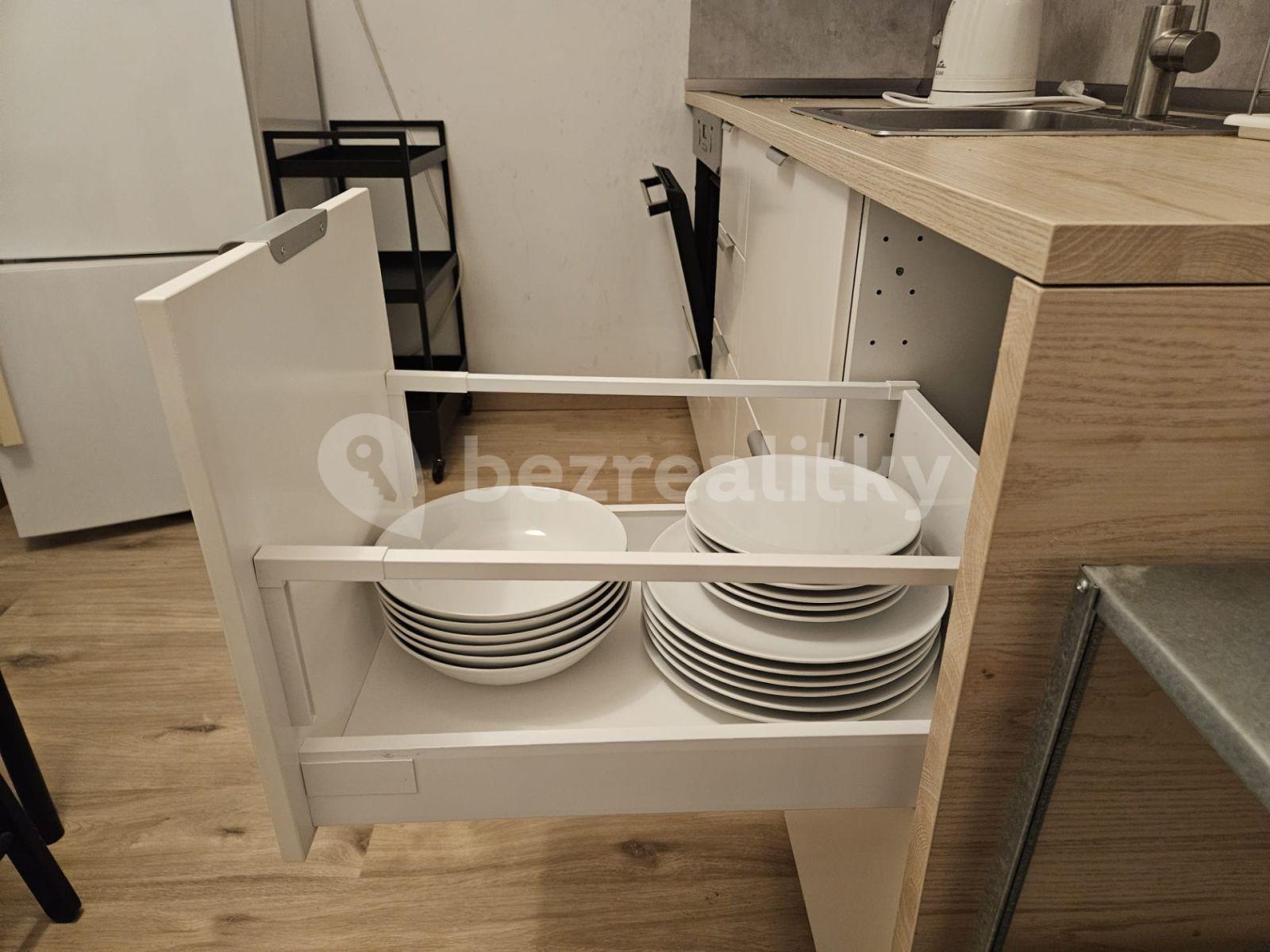 Pronájem bytu 2+1 55 m², Komárnická, Ružinov, Bratislavský kraj