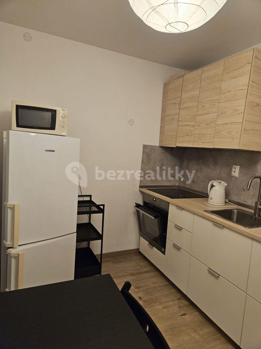 Pronájem bytu 2+1 55 m², Komárnická, Ružinov, Bratislavský kraj