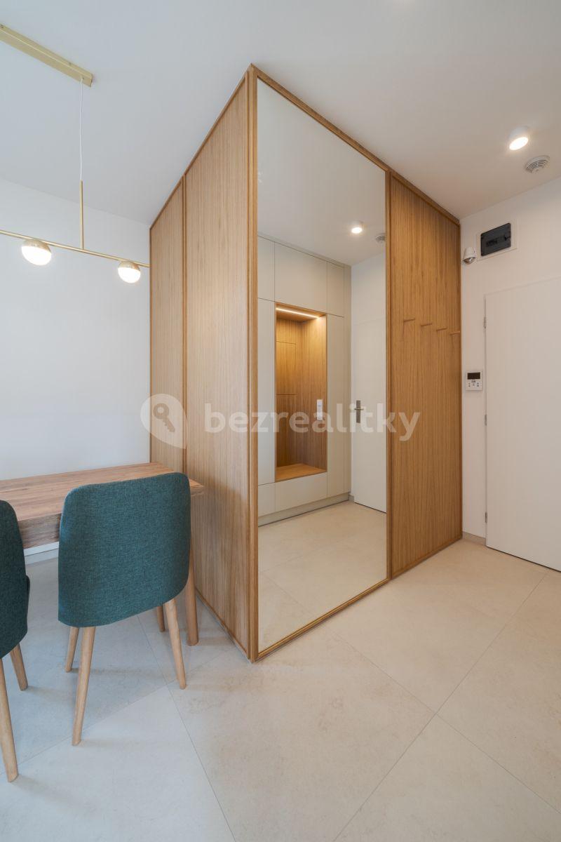 Pronájem bytu 3+kk 72 m², Kolínská, Praha, Praha