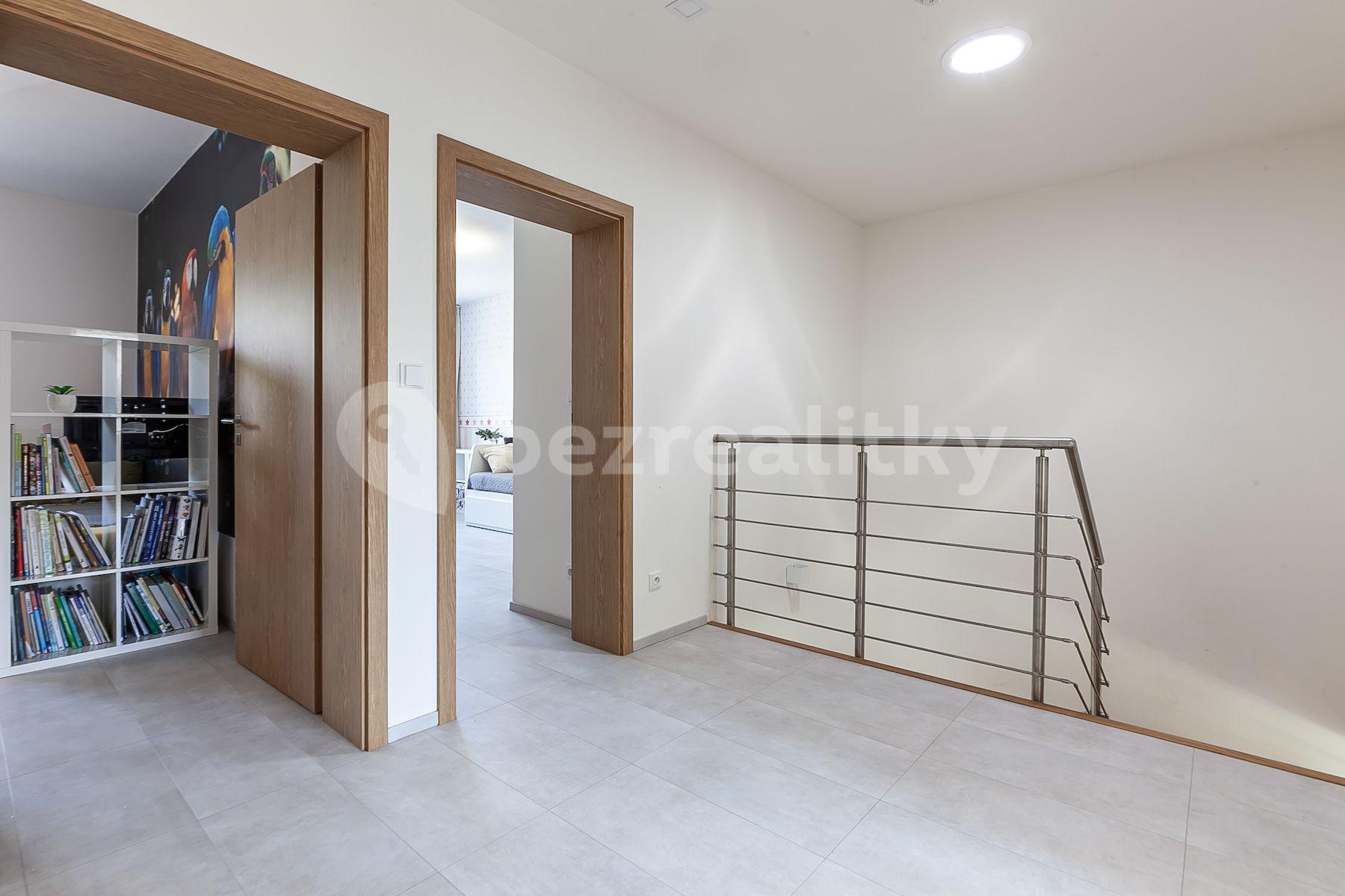 Prodej domu 154 m², pozemek 228 m², Petrohradská, Kladno, Středočeský kraj