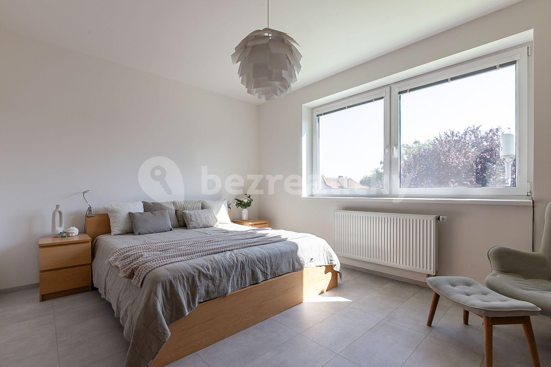 Prodej domu 154 m², pozemek 228 m², Petrohradská, Kladno, Středočeský kraj