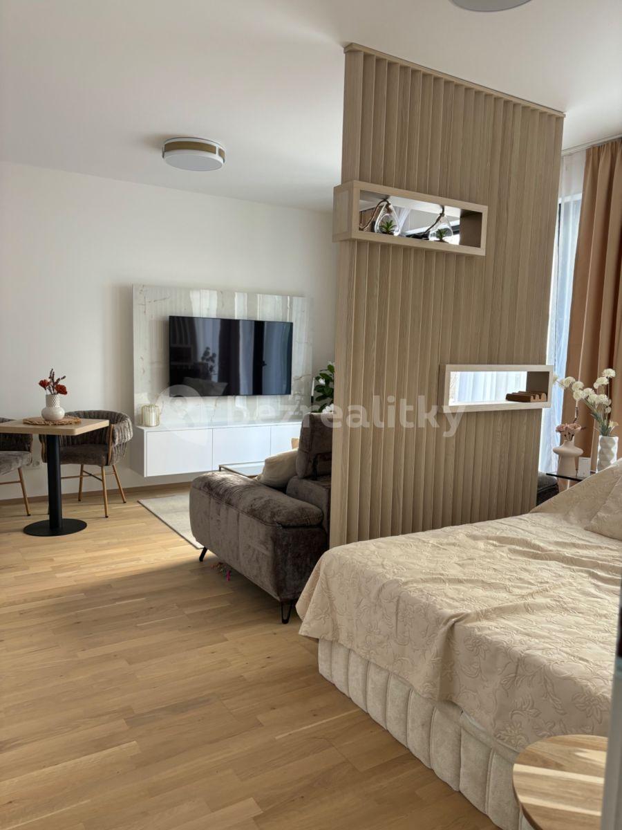 Prodej bytu 1+kk 37 m², Šenácká, Praha, Praha