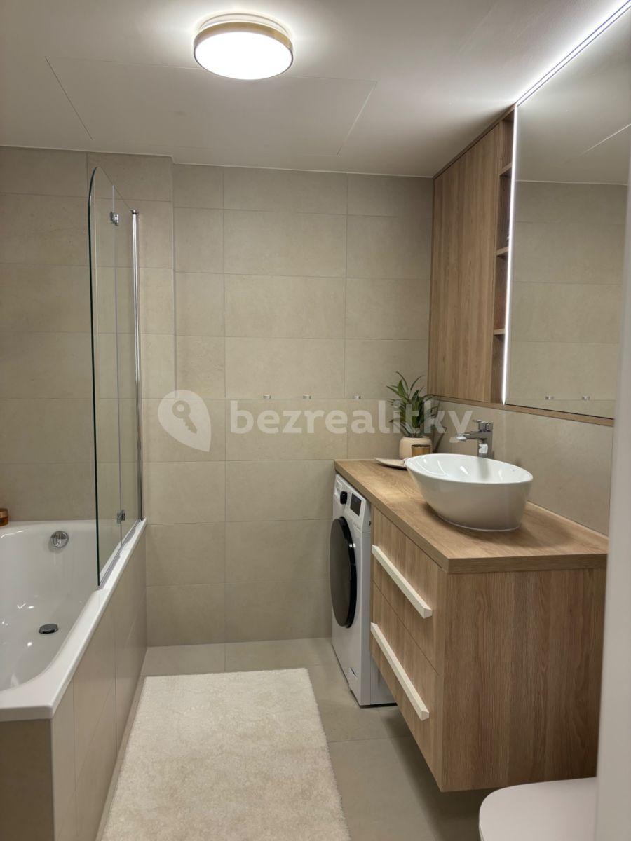 Prodej bytu 1+kk 37 m², Šenácká, Praha, Praha