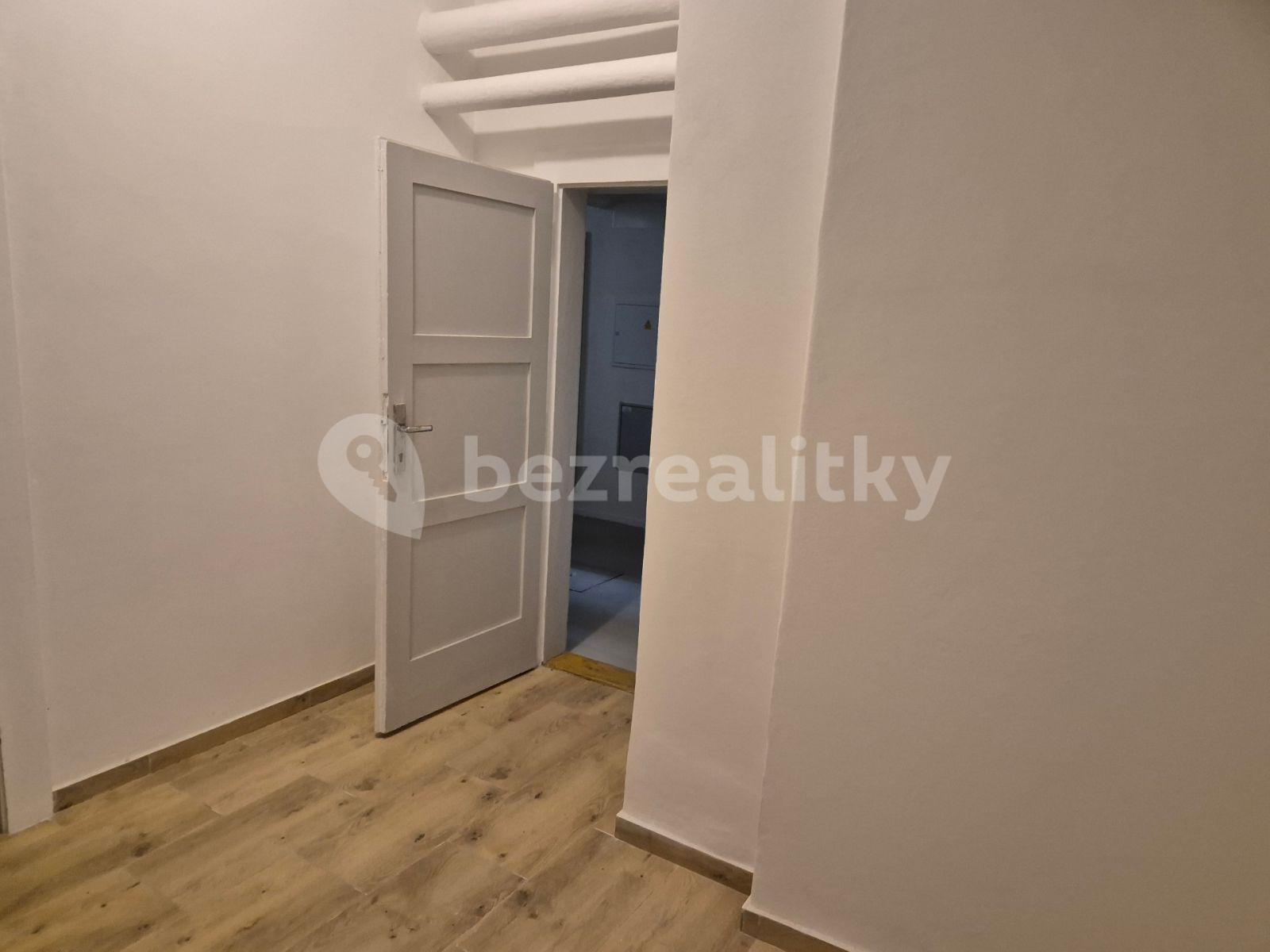 Pronájem nebytového prostoru 40 m², Šlejnická, Praha, Praha