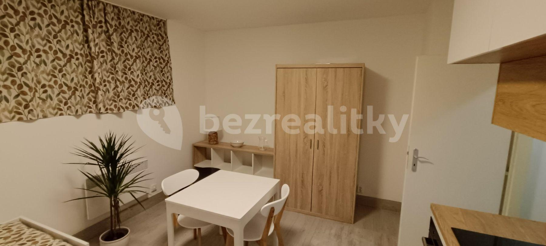 Pronájem bytu 1+kk 26 m², Pod Kynclovkou, Praha, Praha