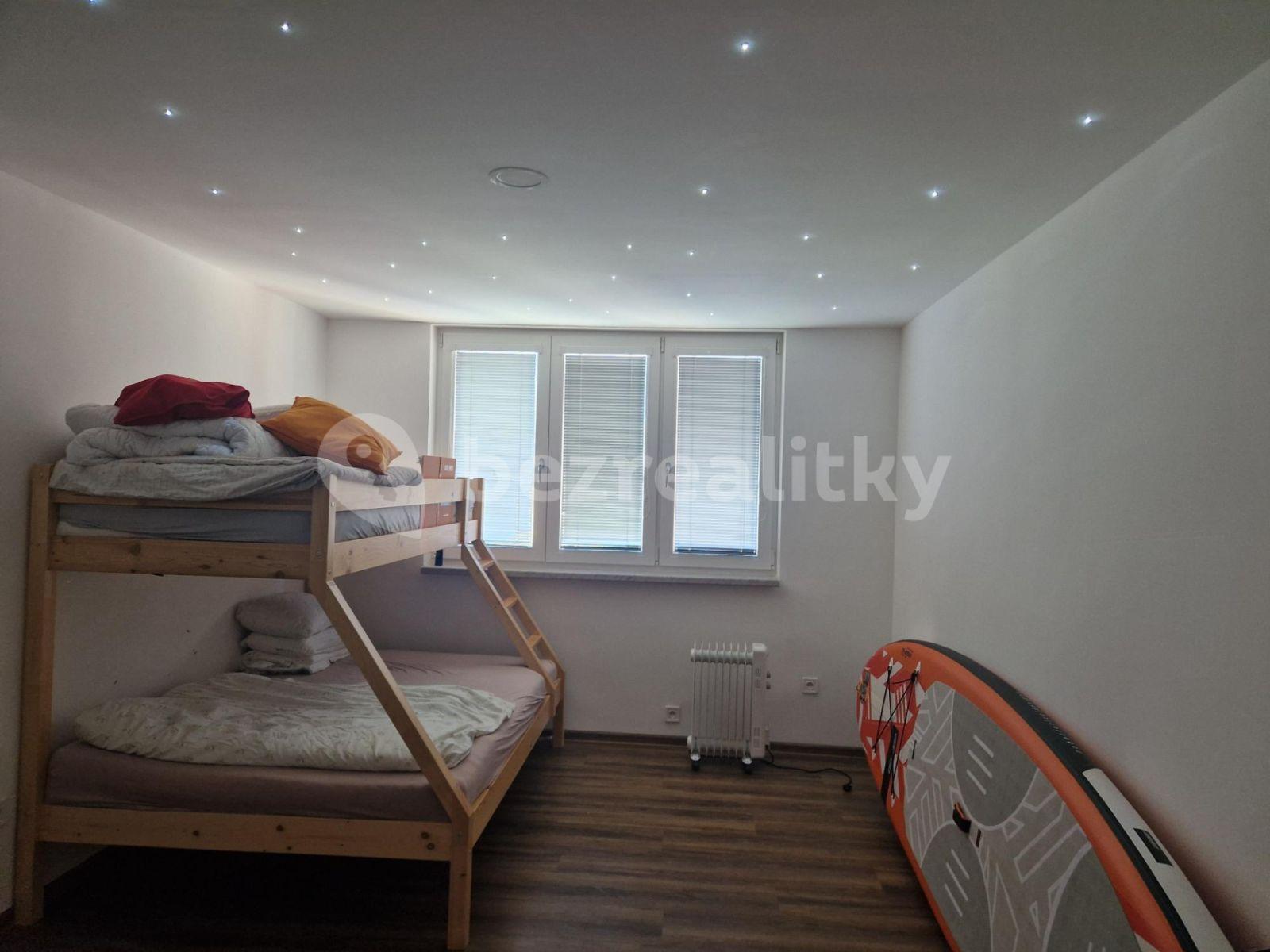 Pronájem bytu 3+1 65 m², Frymburk, Jihočeský kraj