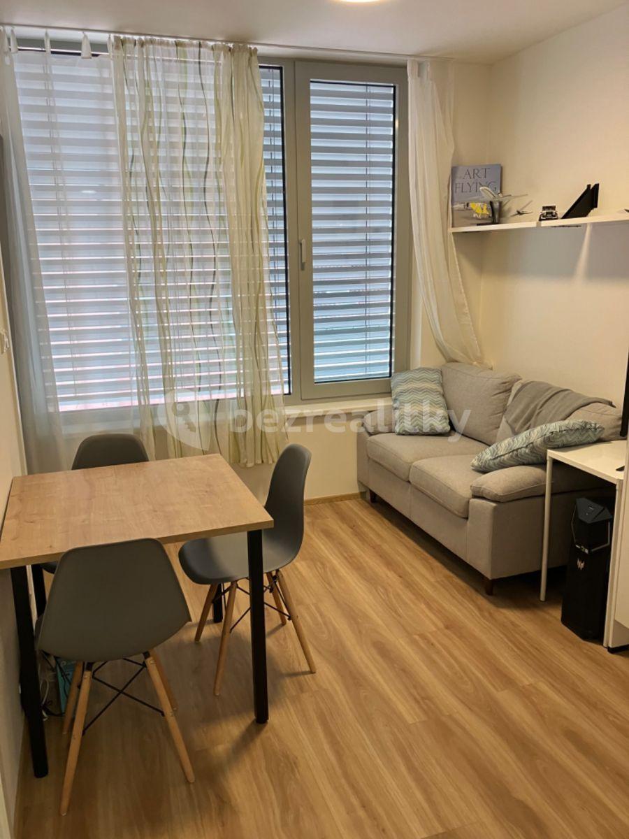 Pronájem bytu 2+kk 30 m², Plzeňská, Praha, Praha