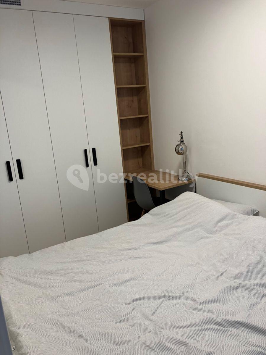 Pronájem bytu 2+kk 30 m², Plzeňská, Praha, Praha