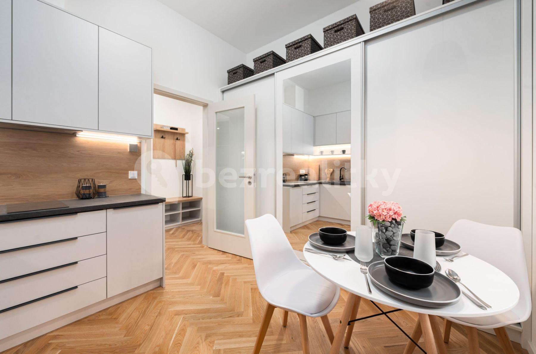 Prodej bytu 1+kk 30 m², Na Výšinách, Praha, Praha