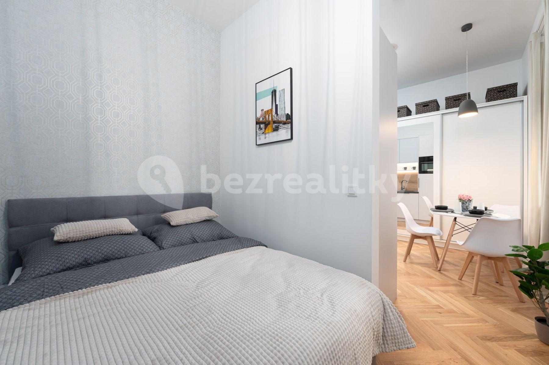 Prodej bytu 1+kk 30 m², Na Výšinách, Praha, Praha