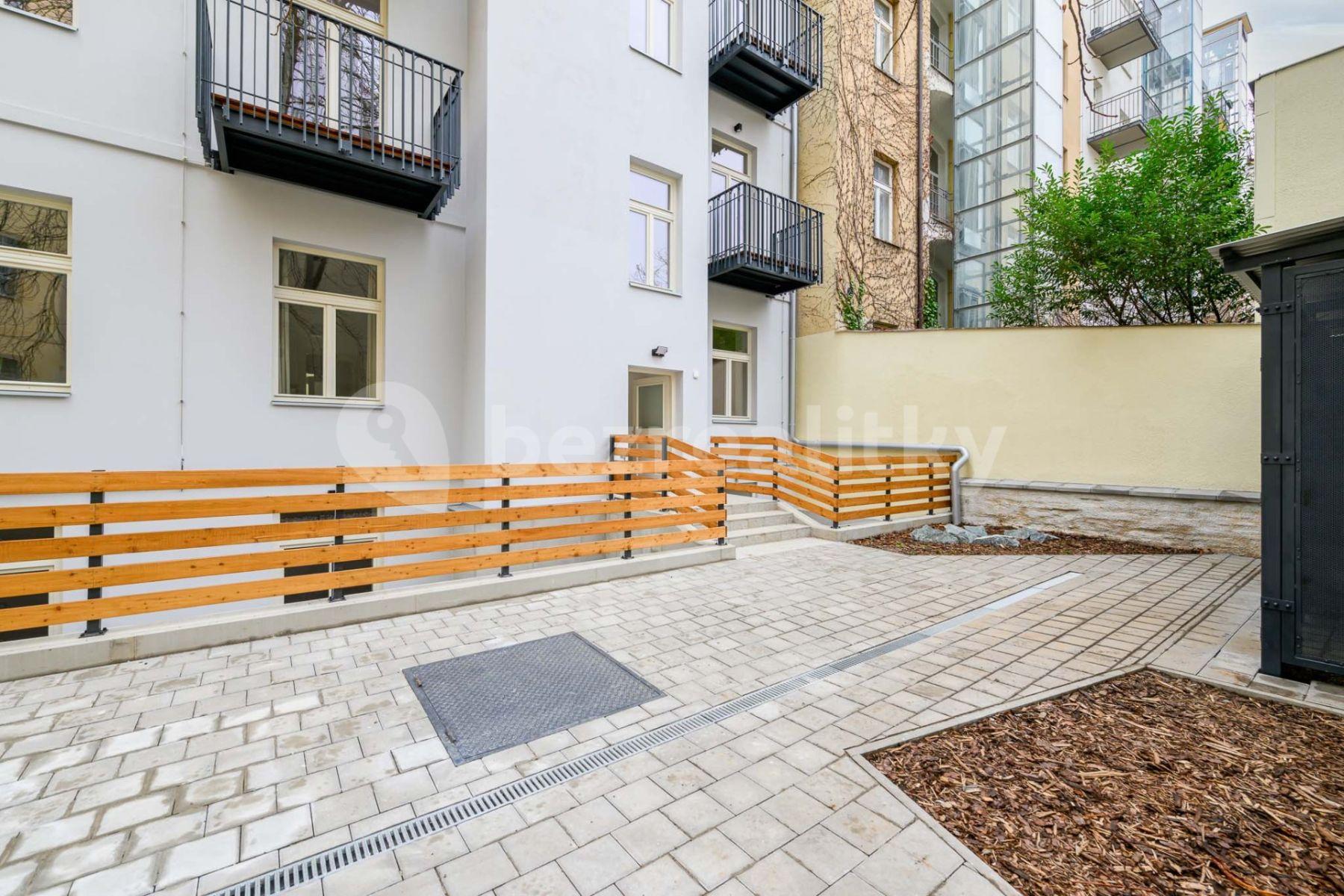 Prodej bytu 1+kk 30 m², Na Výšinách, Praha, Praha