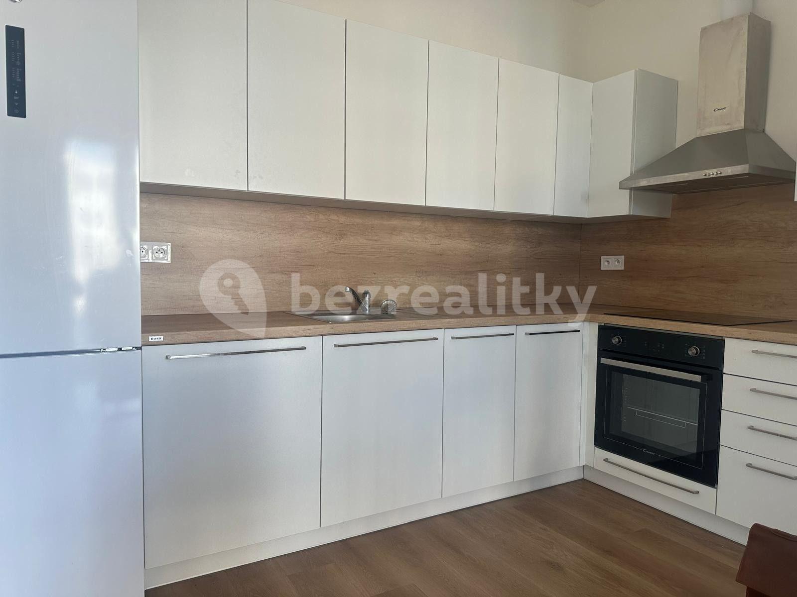 Pronájem bytu 2+kk 40 m², Zengrova, Kolín, Středočeský kraj