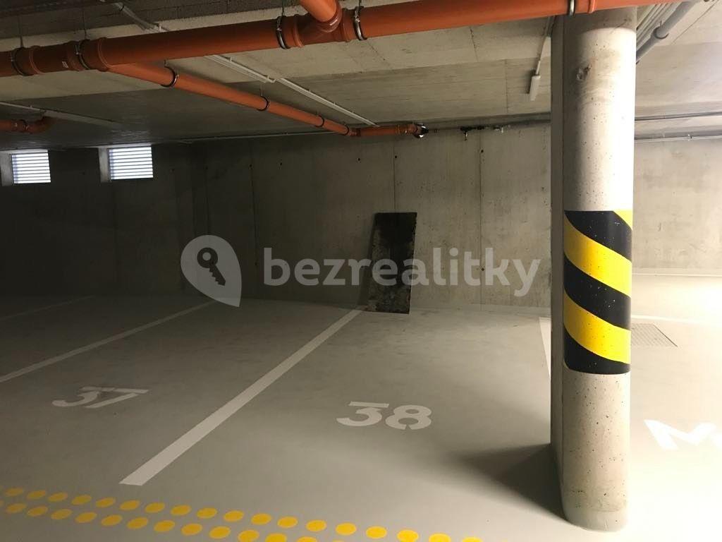 Pronájem garáže 10 m², Poděbradská, Praha, Praha