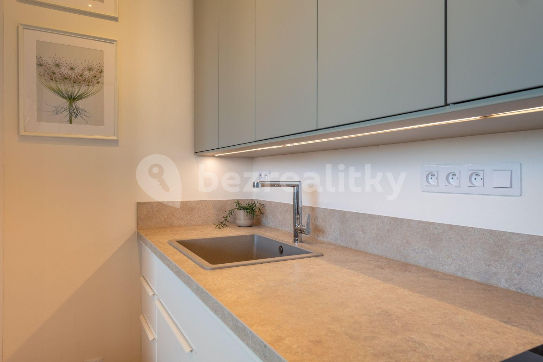 Pronájem bytu 1+kk 36 m², Bolevecká, Praha, Praha