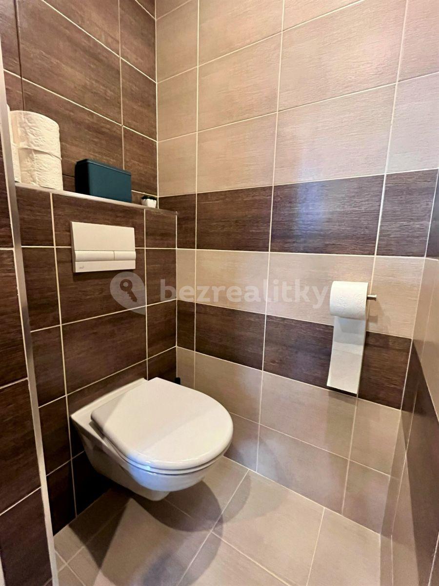 Pronájem bytu 2+1 63 m², Stavbařská, Chomutov, Ústecký kraj