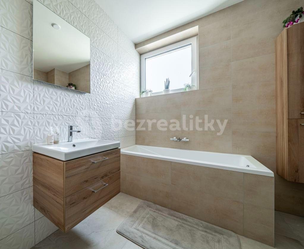 Prodej domu 173 m², pozemek 1.277 m², Chyňava, Středočeský kraj